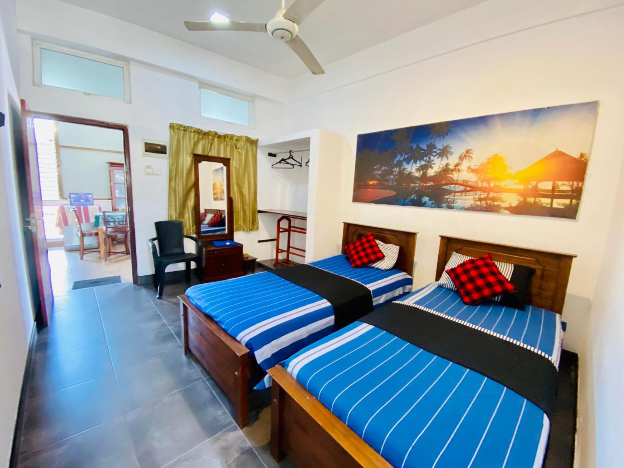 Hotel 100 Dehiwala-Mount Lavinia Ngoại thất bức ảnh